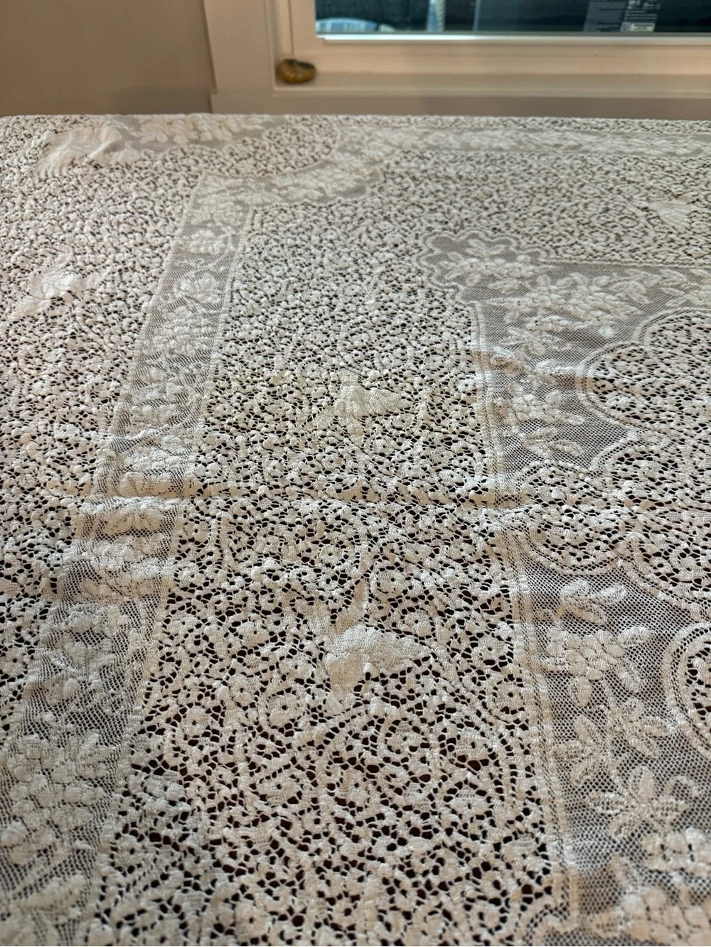White Crocheted Tablecloth - Classic Lace Dining Cover